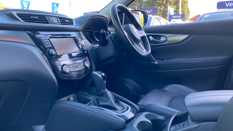 Nissan Qashqai 1.3 DiG-T 160 Tekna 5dr DCT Petrol Hatchback